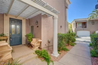 Photo #1: 2348248 Listing 