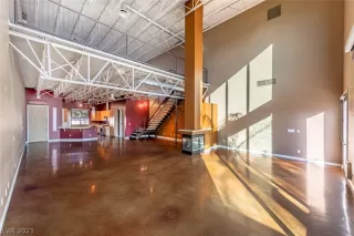 Photo #3: 2348282 Listing