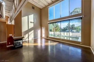 Photo #4: 2348282 Listing