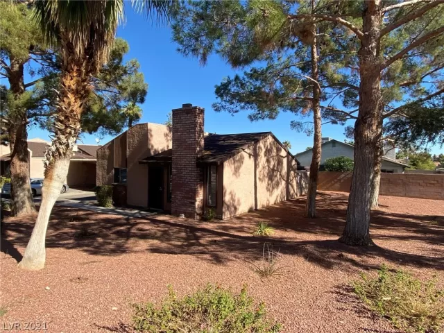 MLS: 2348290 Condo For Sale