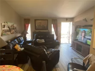 Photo #2: 2348290 Listing