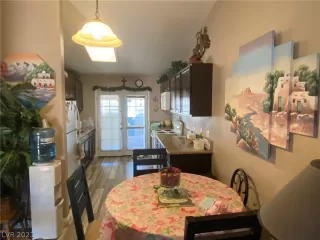 Photo #5: 2348290 Listing