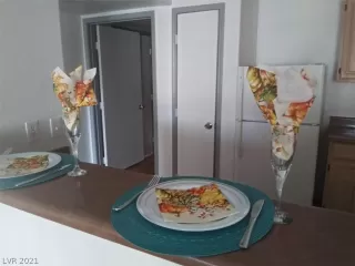 Photo #4: 2348297 Listing