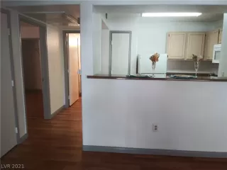 Photo #5: 2348297 Listing