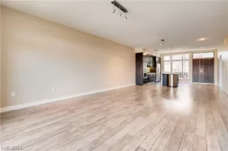 Photo #5: 2348309 Listing 