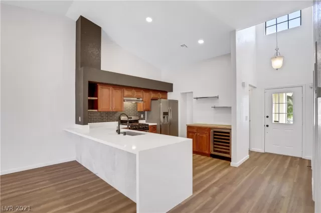 MLS: 2348319 Condo For Sale