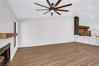 Photo #1: 2348319 Listing 