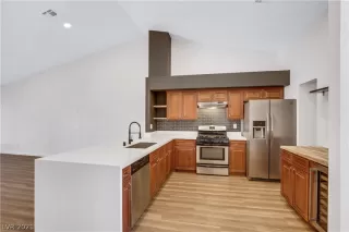 Photo #2: 2348319 Listing 