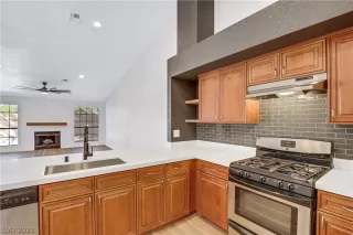 Photo #3: 2348319 Listing 