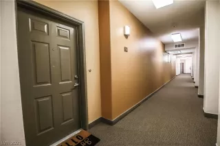 Photo #3: 2348340 Listing