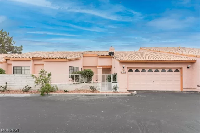 MLS: 2348355 Condo For Sale