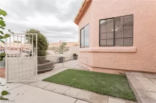 Photo #3: 2348355 Listing