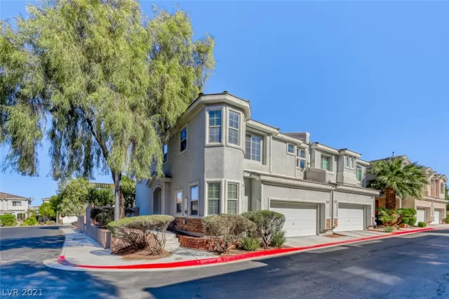 MLS: 2348356 Condo For Sale