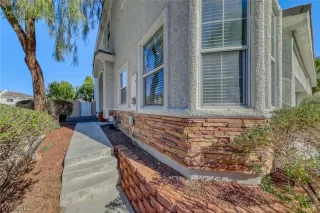 Photo #3: 2348356 Listing