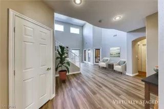 Photo #5: 2348356 Listing