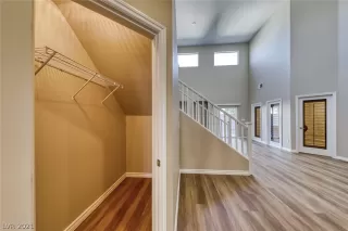 Photo #6: 2348356 Listing