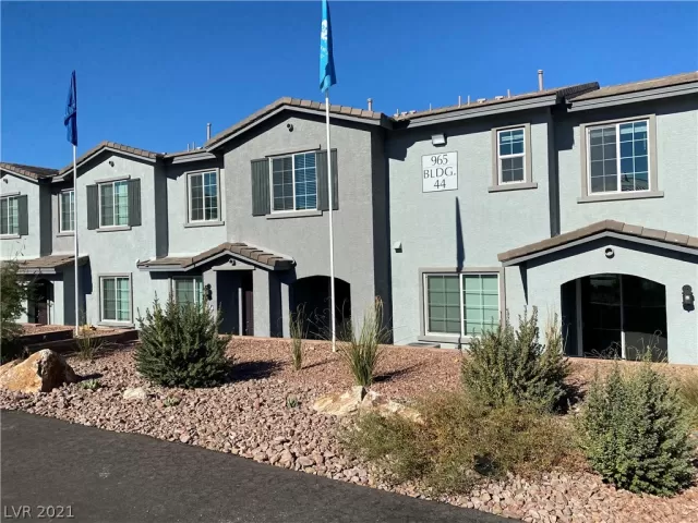 MLS: 2348372 Condo For Sale