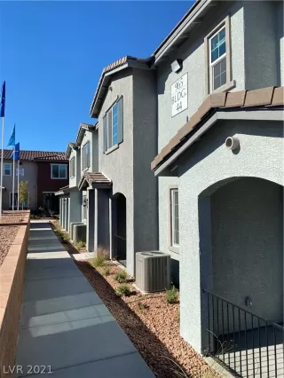 Photo #1: 2348372 Listing 