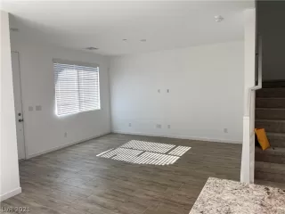 Photo #3: 2348372 Listing 