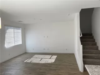 Photo #4: 2348372 Listing 