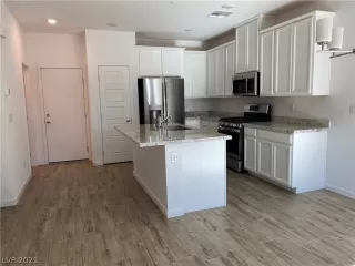 Photo #6: 2348372 Listing 