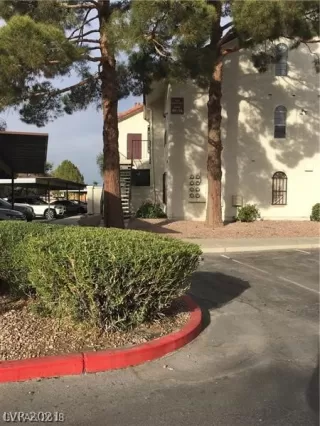 Photo #1: 2348376 Listing 