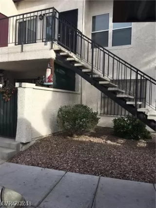 Photo #2: 2348376 Listing 