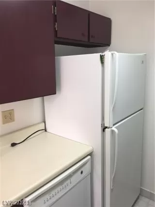 Photo #4: 2348376 Listing 