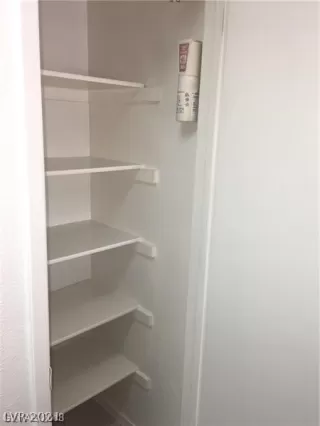 Photo #5: 2348376 Listing 