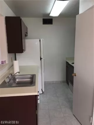 Photo #6: 2348376 Listing 