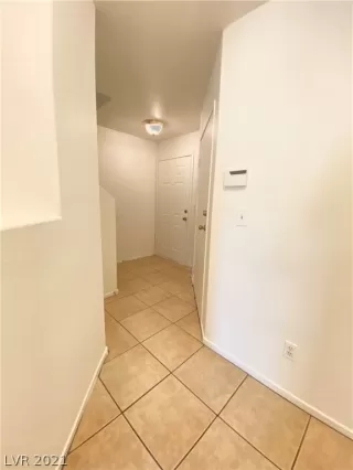 Photo #5: 2348395 Listing 