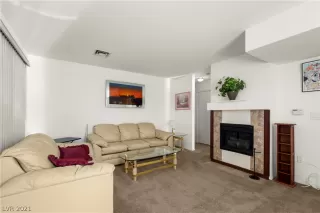 Photo #4: 2348423 Listing 