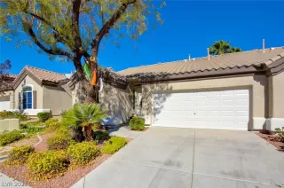 Photo #2: 2348433 Listing