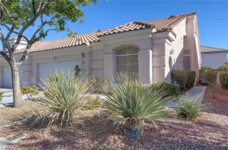 Photo #1: 2348448 Listing 