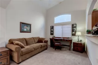 Photo #6: 2348456 Listing