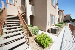 Photo #2: 2348460 Listing 