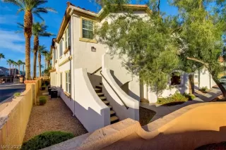 Photo #2: 2348471 Listing