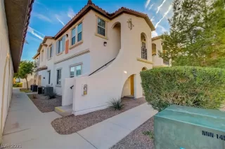 Photo #3: 2348471 Listing