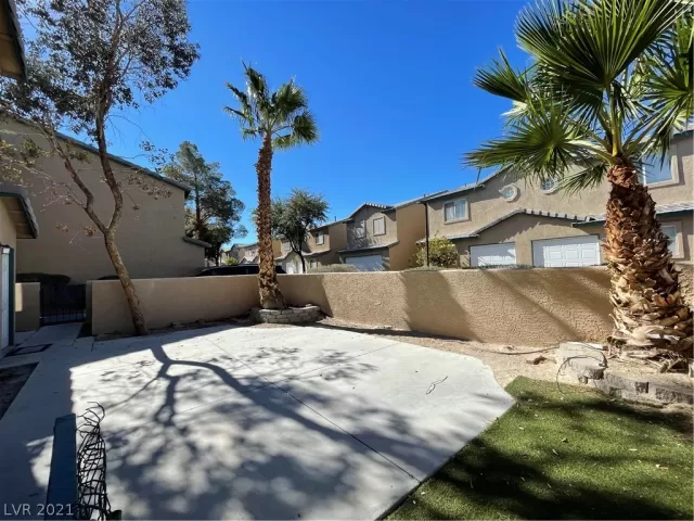 MLS: 2348491 Condo For Sale