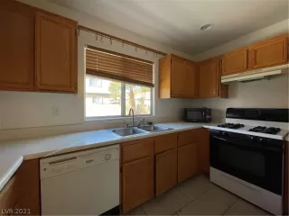 Photo #3: 2348491 Listing 