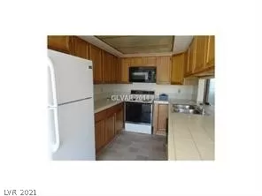 Photo #2: 2348547 Listing