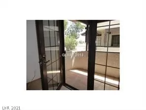 Photo #3: 2348547 Listing