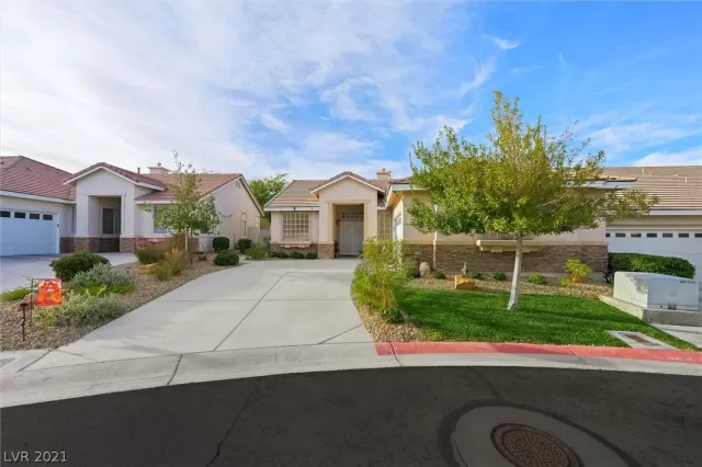 MLS: 2348549 Condo For Sale