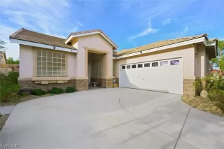 Photo #2: 2348549 Listing 