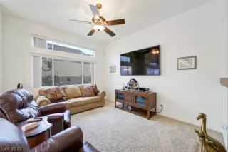 Photo #4: 2348549 Listing 