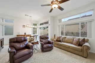 Photo #5: 2348549 Listing 