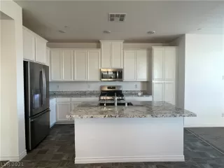 Photo #3: 2348551 Listing 