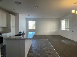 Photo #4: 2348551 Listing 