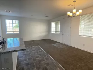 Photo #5: 2348551 Listing 