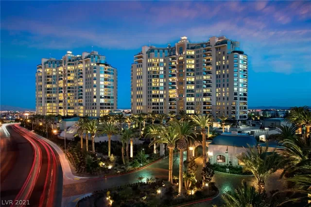 MLS: 2348556 Condo For Sale